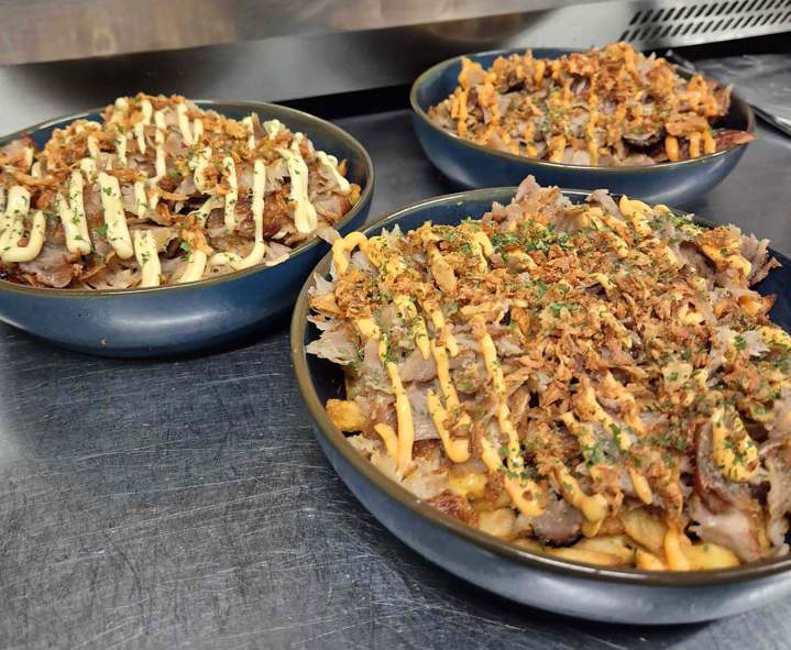 Viande à kebab et frites Les Ancizes-Comps