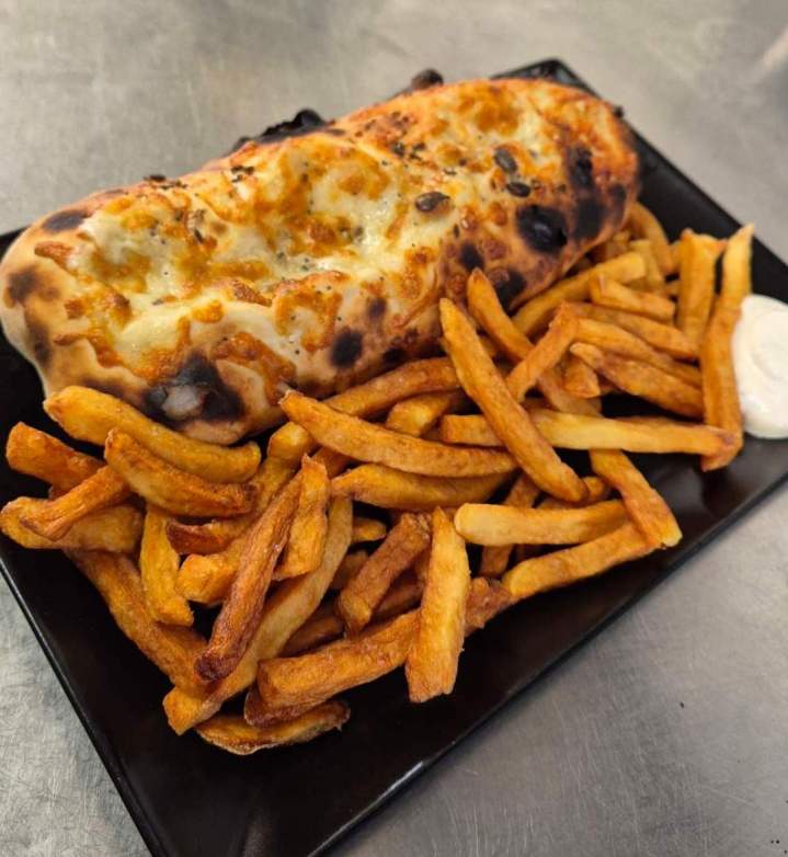 Tacos généreux et gourmands, préparés avec des recettes savoureuses et revisitées.